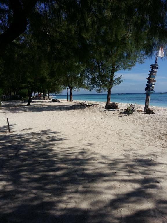 Yaya Bungalows Blue Coral Гілі-Мено Екстер'єр фото